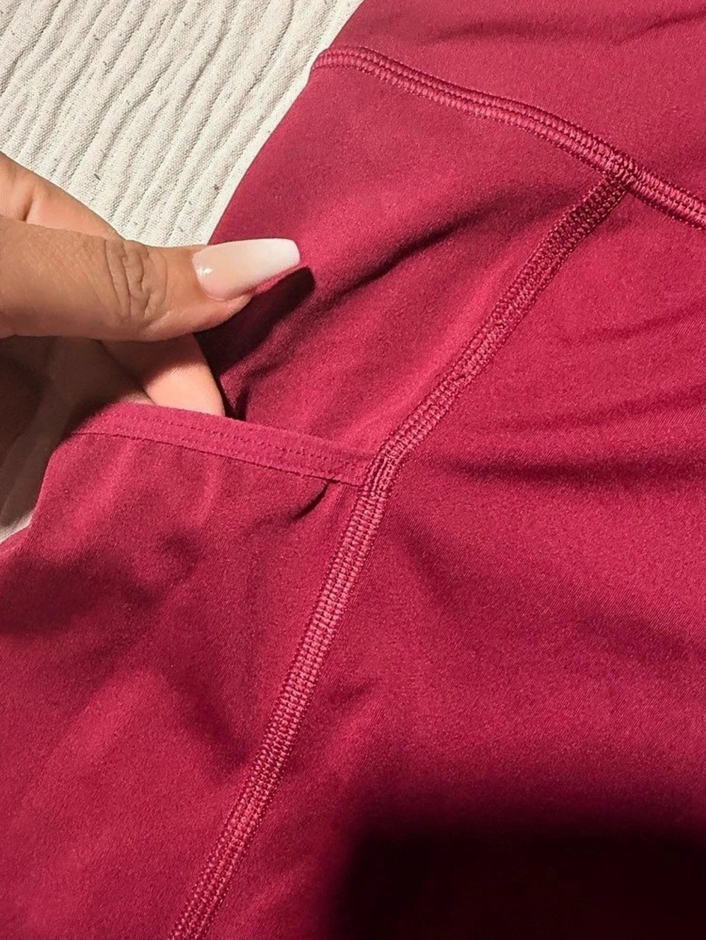 GYMSHARK Training Pocket Shorts Red Athletic Shorts - Picture 3 of 4